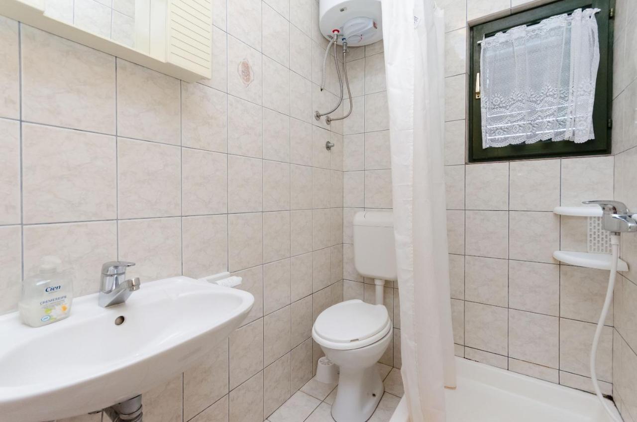 Apartments Boza Lopar Exterior photo