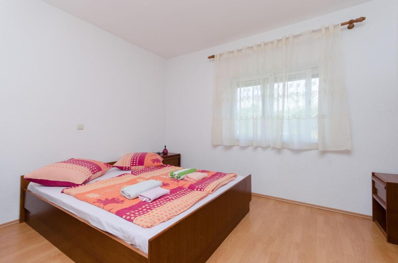 Apartments Boza Lopar Exterior photo